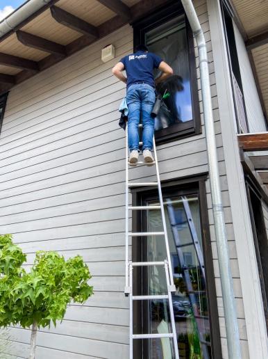 allesklar Gebaeudereinigung Fensterreinigung  Fensterrahmenreinigung Frankfurt