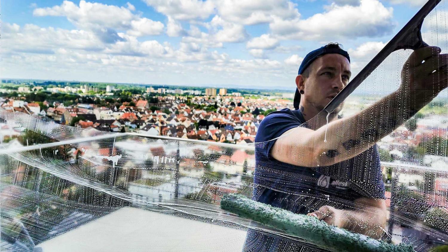 Fensterreinigung - allesklar Gebäudereinigung