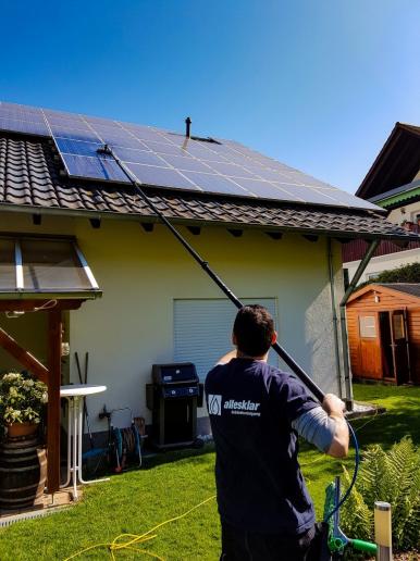 allesklar Gebaeudereinigung Photovoltaik-Reinigung und Solarreinigung Frankfurt